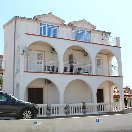 With Wifi - 27856 Apartment