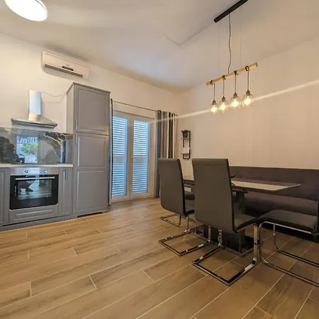 With Wifi - 27856 Apartment *